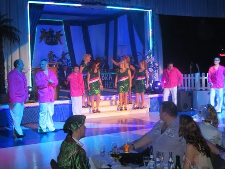 Blau-Wei&szlig; toppt den Ballermann (2)