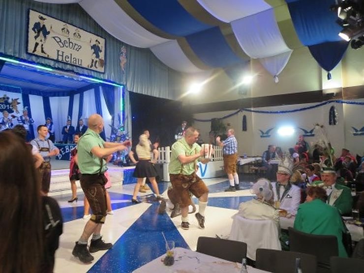 Blau-Wei&szlig; toppt den Ballermann (2)