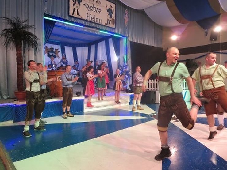 Blau-Wei&szlig; toppt den Ballermann (2)