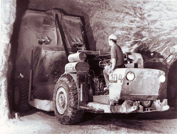 Gleislose F&ouml;rderung im Kaliwerk Sondershausen