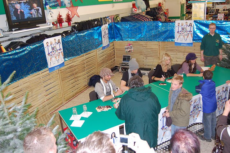 Autogrammstunde beFour in Nordhausen. nnz-City Scout on Tour