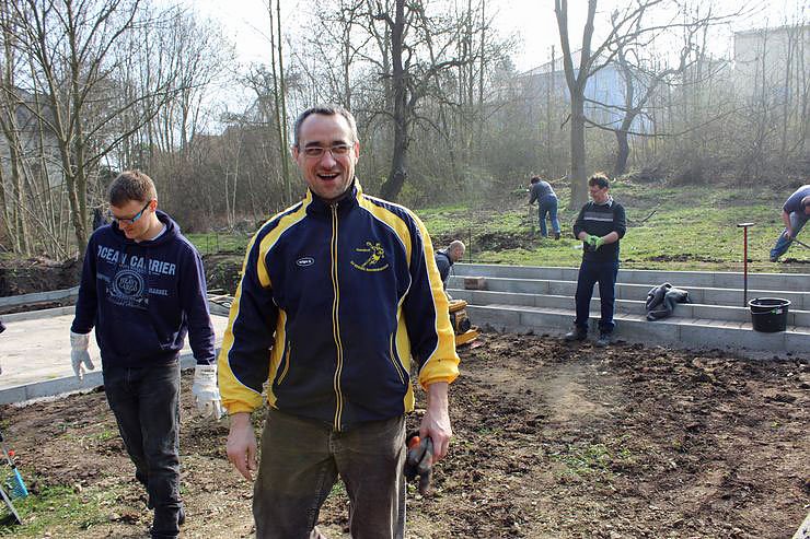 F&uuml;r Schulgarten gebuddelt