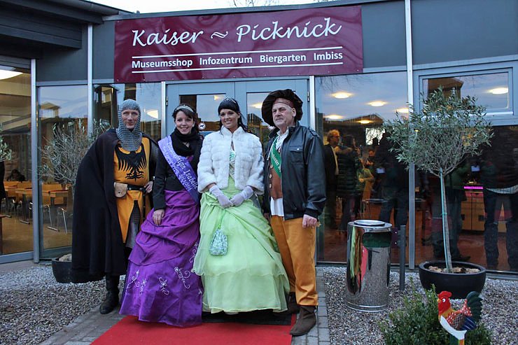 Kyffh&auml;user &uuml;bergeben