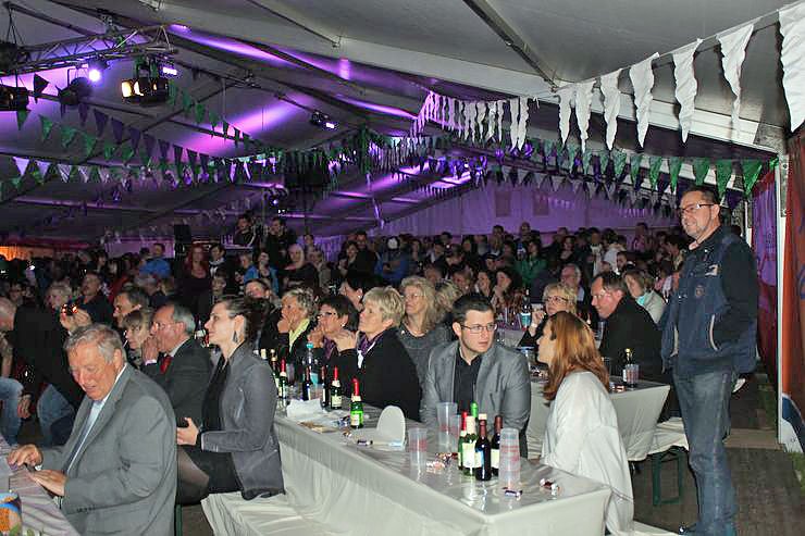 Wahl der Fliederk&ouml;nigin