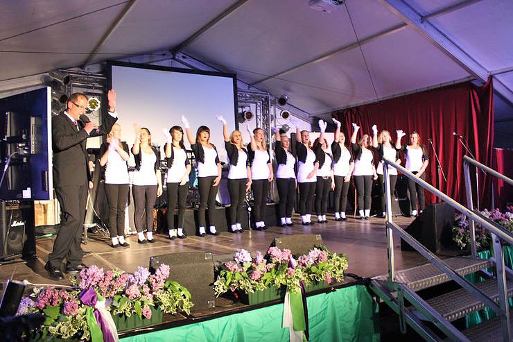 Wahl der Fliederk&ouml;nigin