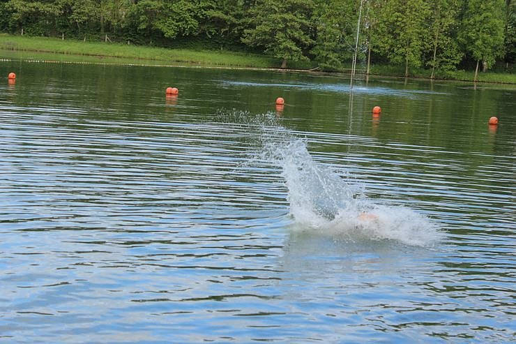 Erste Badeg&auml;ste am Bebraer Teich