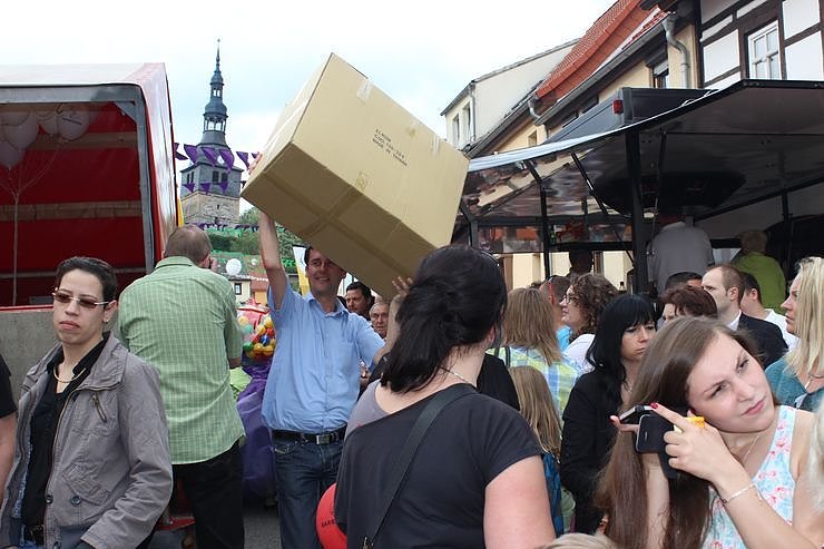 &Uuml;ber 3.000 B&auml;lle rollten 