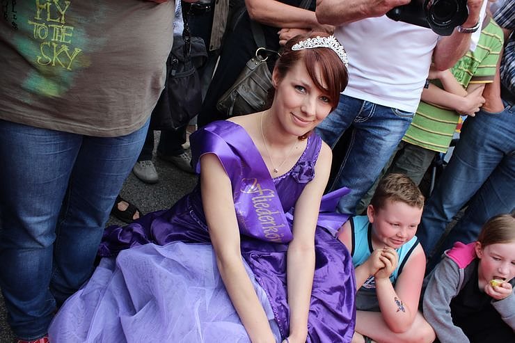 &Uuml;ber 3.000 B&auml;lle rollten 