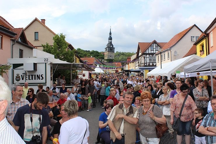 &Uuml;ber 3.000 B&auml;lle rollten 