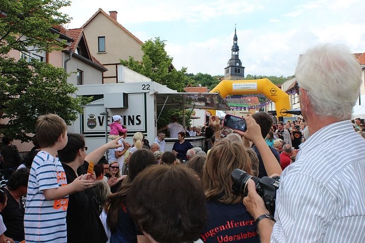 &Uuml;ber 3.000 B&auml;lle rollten 