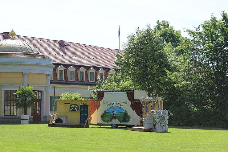 Fortsetzung mit Markttreiben