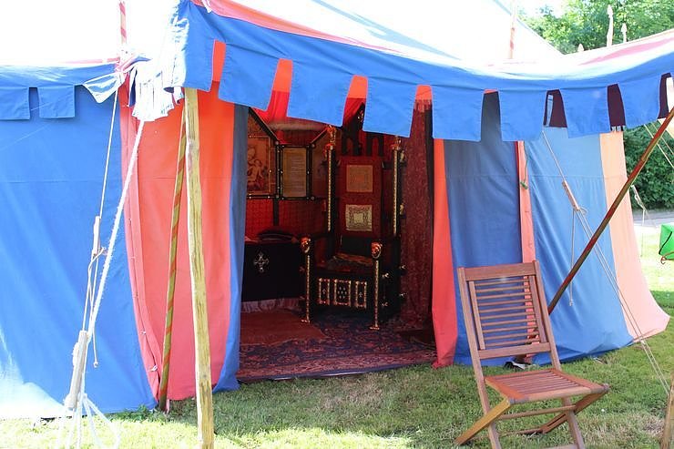 Fortsetzung mit Markttreiben