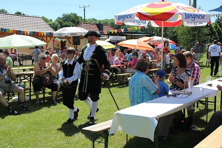 Laubk&ouml;nig gekr&ouml;nt