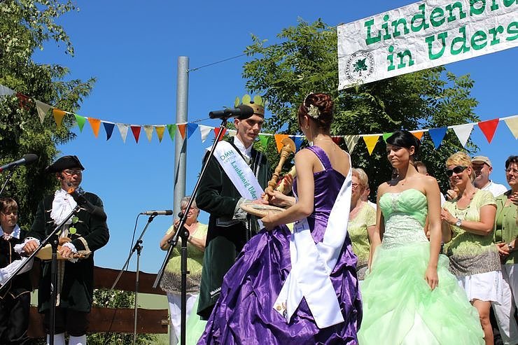 Laubk&ouml;nig gekr&ouml;nt