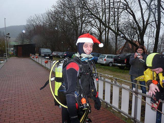 Weihnachtstauchen im Bebraer Teich