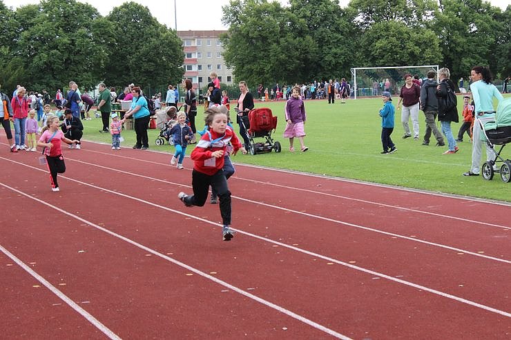 Musikalische Unterst&uuml;tzung kam vom Fanfarenzug.