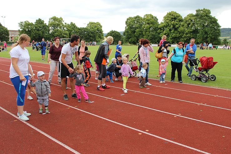Musikalische Unterst&uuml;tzung kam vom Fanfarenzug.