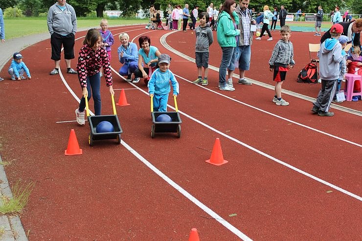 Musikalische Unterst&uuml;tzung kam vom Fanfarenzug.