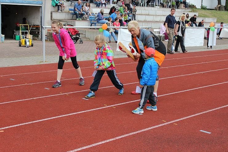 Musikalische Unterst&uuml;tzung kam vom Fanfarenzug.