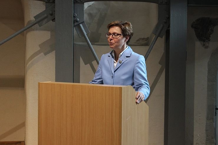 Gleich zwei Schecks im Gep&auml;ck