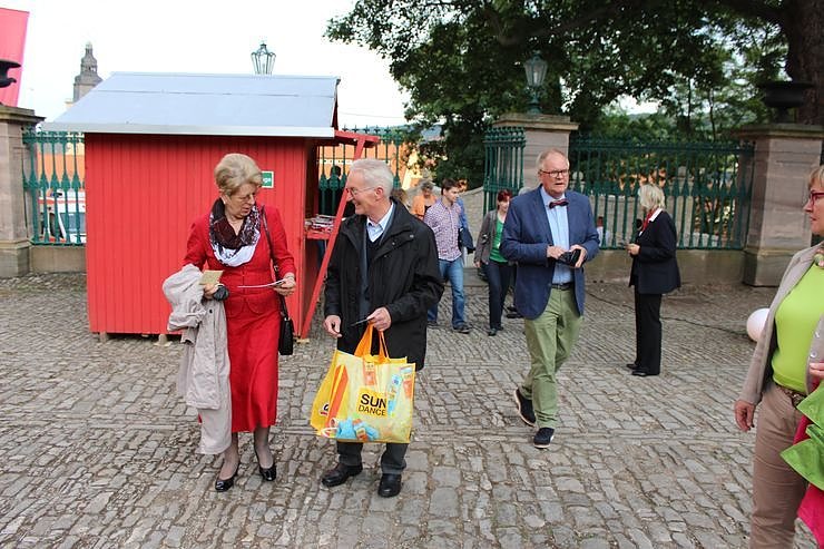 Prominente Premiereng&auml;ste