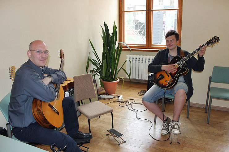 "Schr&auml;ge T&ouml;ne" in der Musikschule