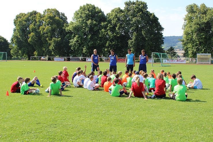 Volles Training bei der Fu&szlig;ballschule