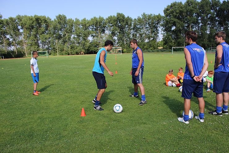 Volles Training bei der Fu&szlig;ballschule