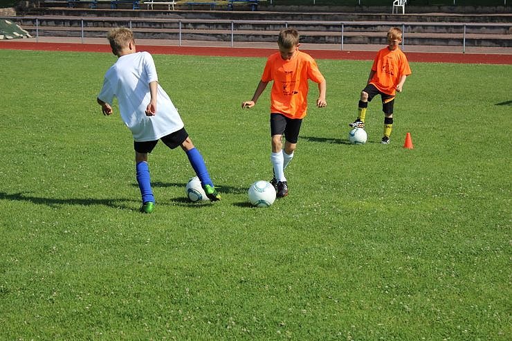 Volles Training bei der Fu&szlig;ballschule