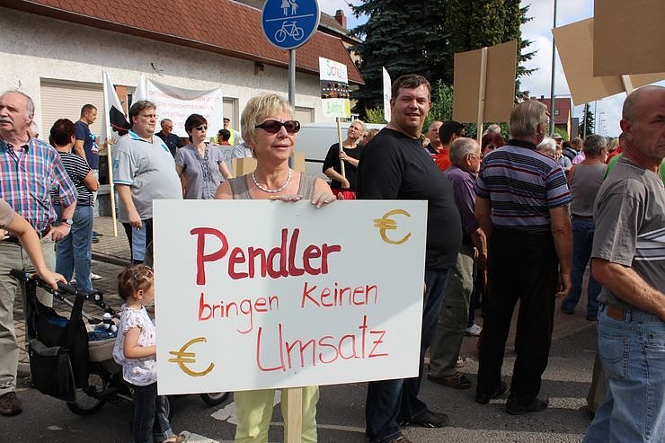 Demo &uuml;ber Bundesstra&szlig;e 4 in Greu&szlig;en gezogen