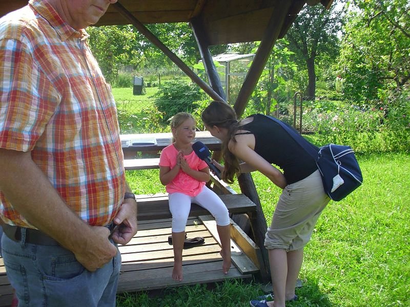 MDR H&ouml;rfunk in Gl&uuml;ckauf im Kita-Patenschaftsgarten