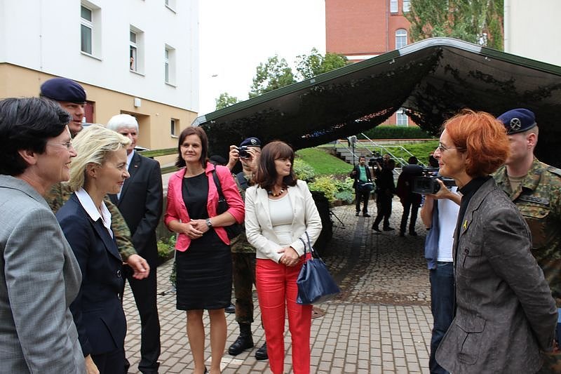 Gespr&auml;che mit der Verteidigungsministerin