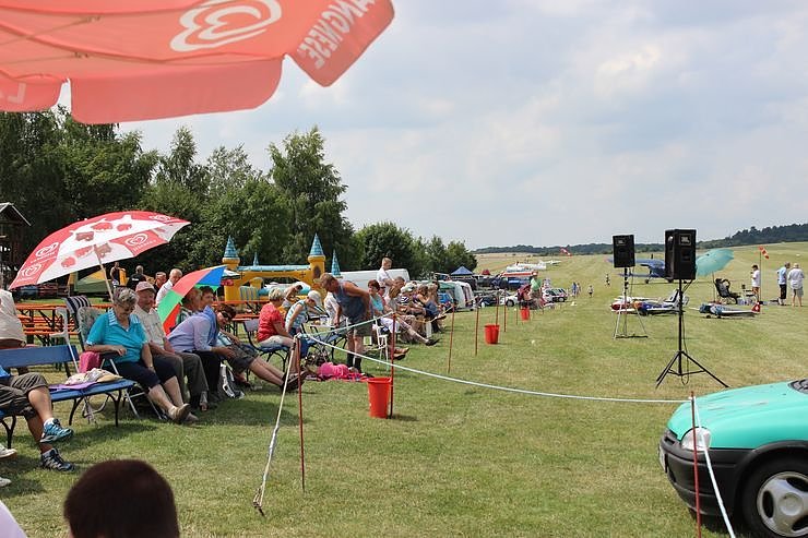Morgen gro&szlig;e Flugschau