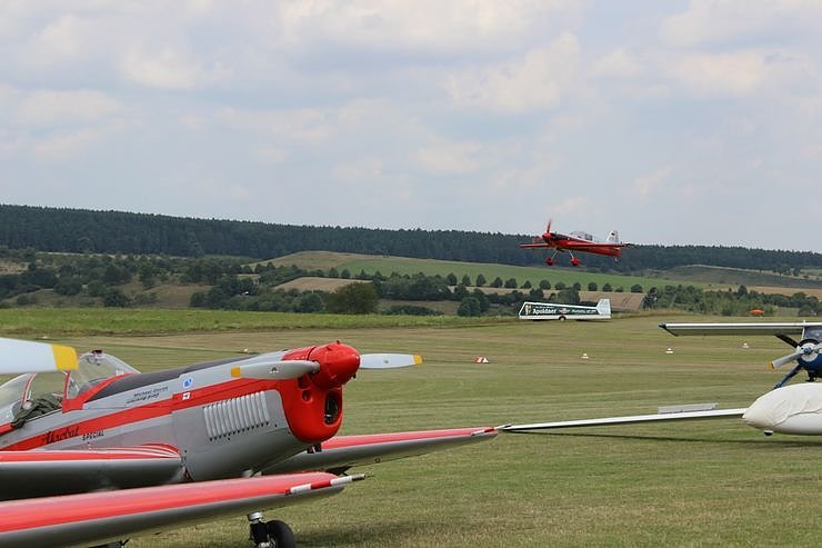 Morgen gro&szlig;e Flugschau