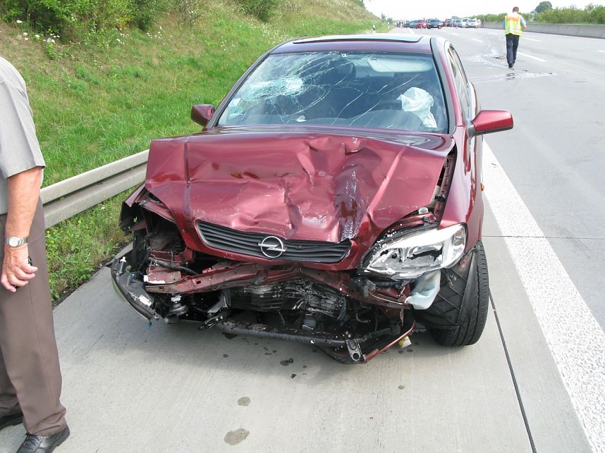 Falschfahrer verursacht Unf&auml;lle