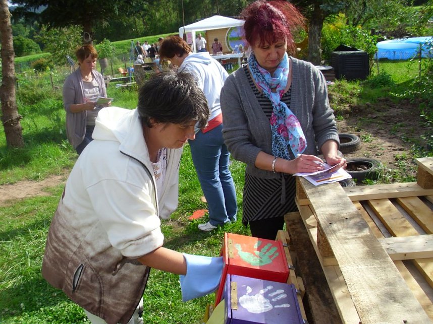 Spielenachmittag in Gartenanlage