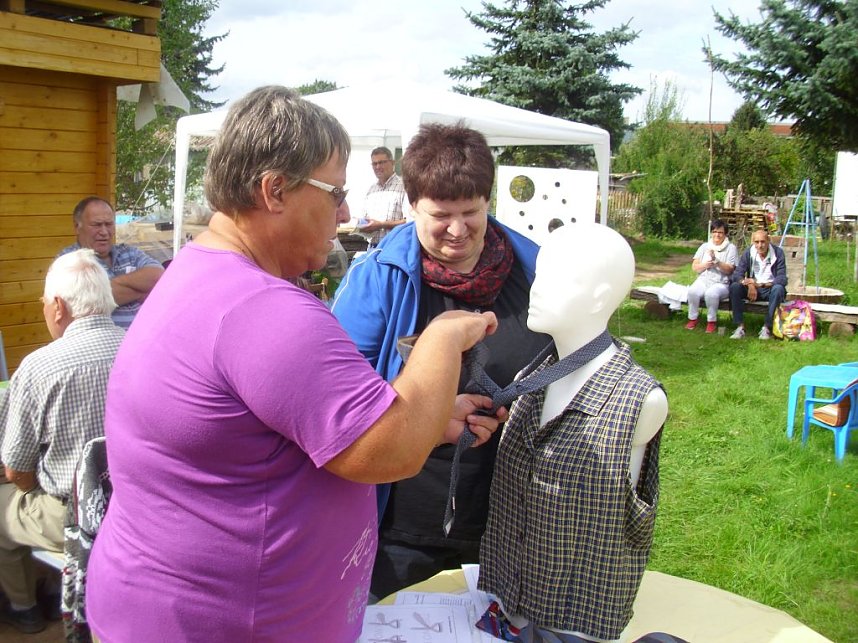 Spielenachmittag in Gartenanlage