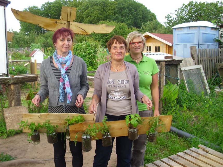 Spielenachmittag in Gartenanlage