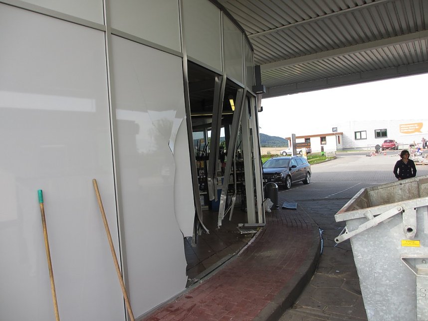 Tankstelle verw&uuml;stet