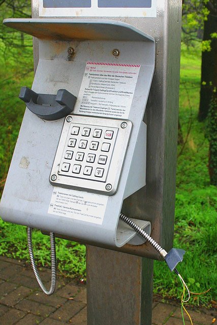 Abgerissenes Telefon