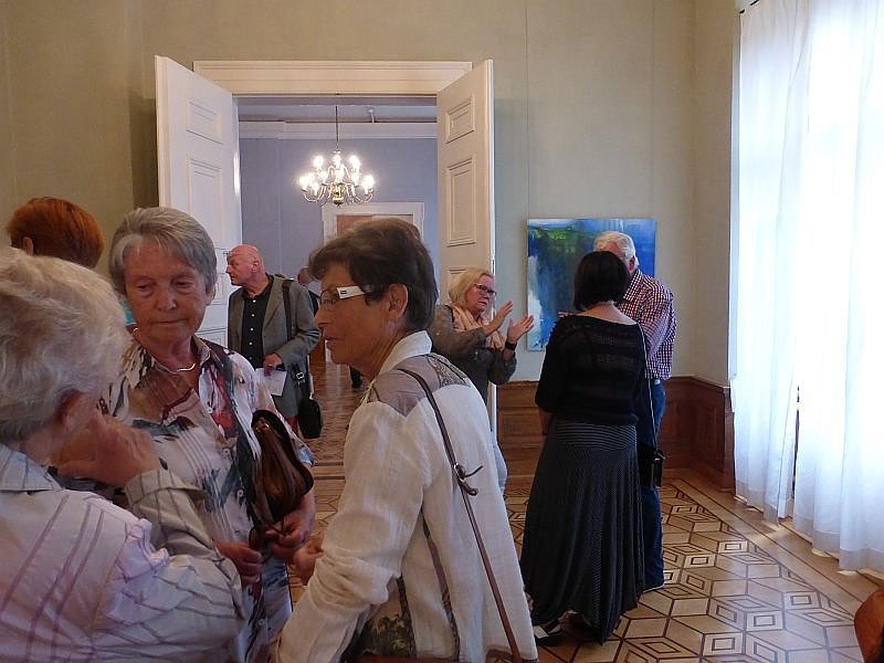 "Tiefgr&uuml;n bis zartbitter"