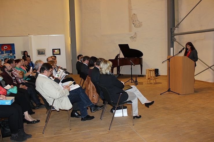 100 Werke der 8. JugendKunstBiennale