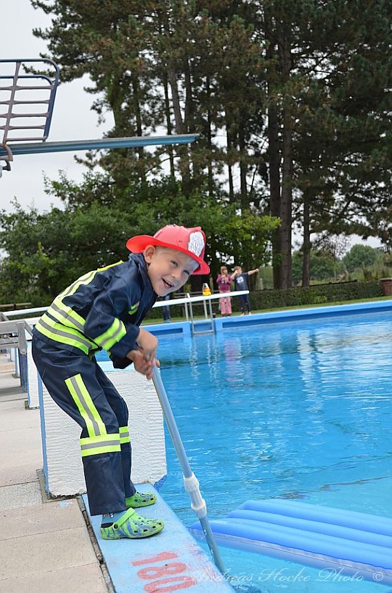 Abbaden im Greu&szlig;ner Freibad