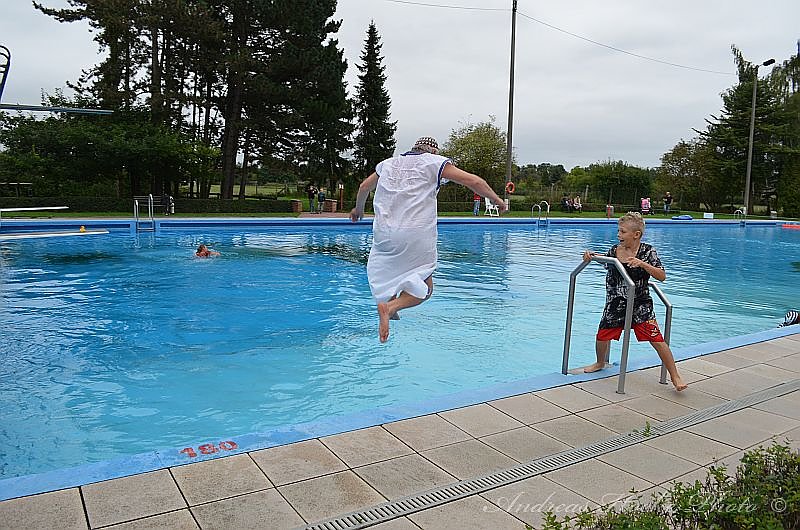 Abbaden im Greu&szlig;ner Freibad