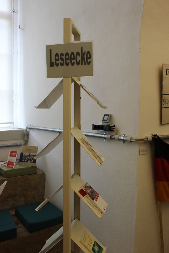 25 Jahre Demokratie dargestellt