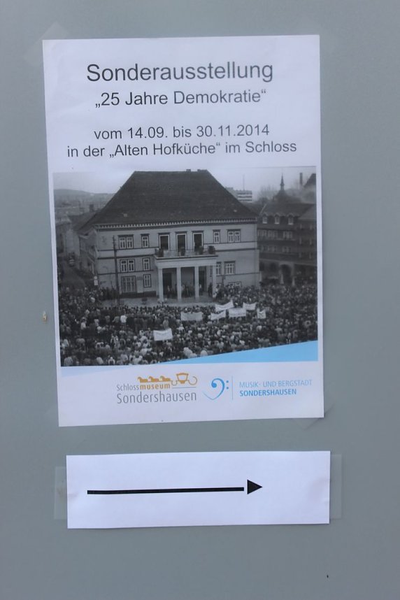 25 Jahre Demokratie dargestellt