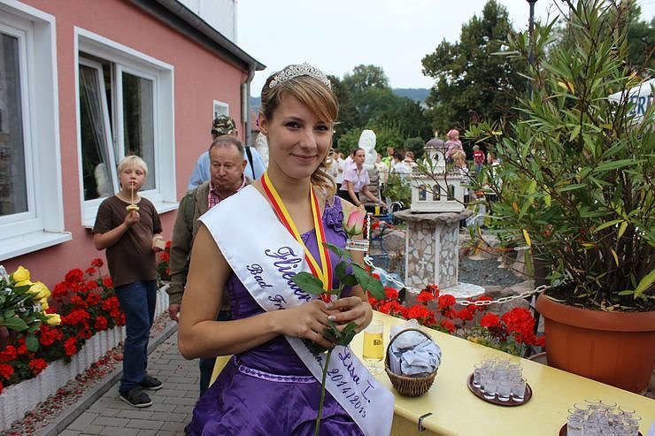 Hausm&auml;nner laden zum Bauernmarkt ein