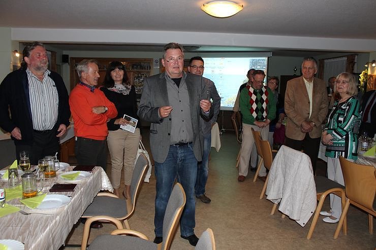 M&auml;nnerchor aus Japan begr&uuml;&szlig;t