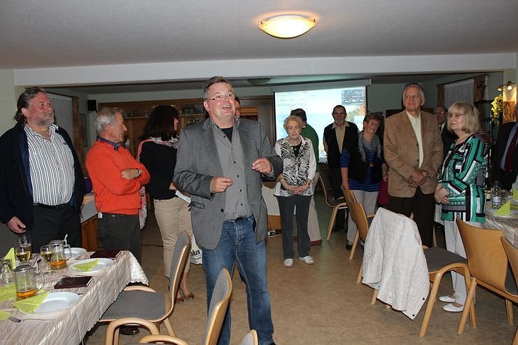 M&auml;nnerchor aus Japan begr&uuml;&szlig;t