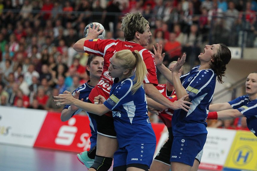 THC gewinnt erstes Champion League Spiel klar mit 33:20